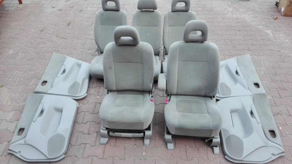 Mazda Premacy 2001 Торпедо