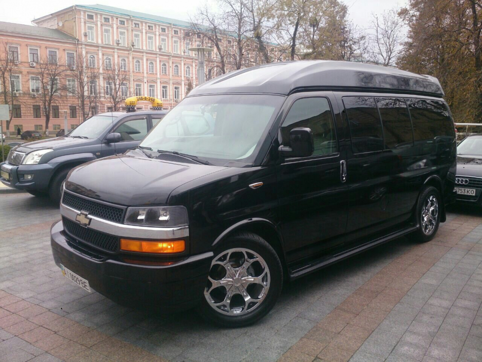Автобус Шевроле эксплорер