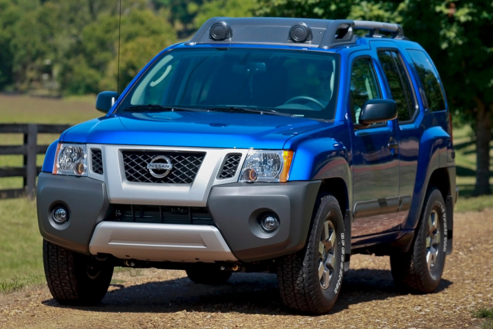 Nissan Pathfinder 2010 пикап