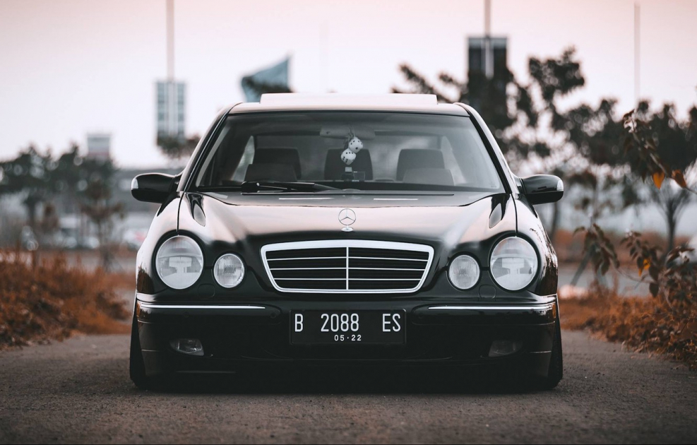 Mercedes-Benz w210