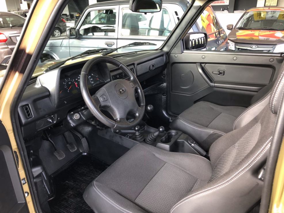 Lada 4x4 Bronto салон