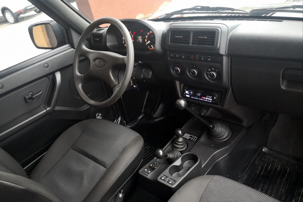 Lada 4x4 Bronto салон