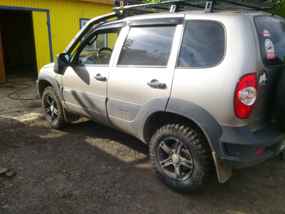 Chevrolet Niva 215 75 15
