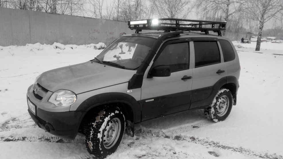 Chevrolet Niva off Road серый