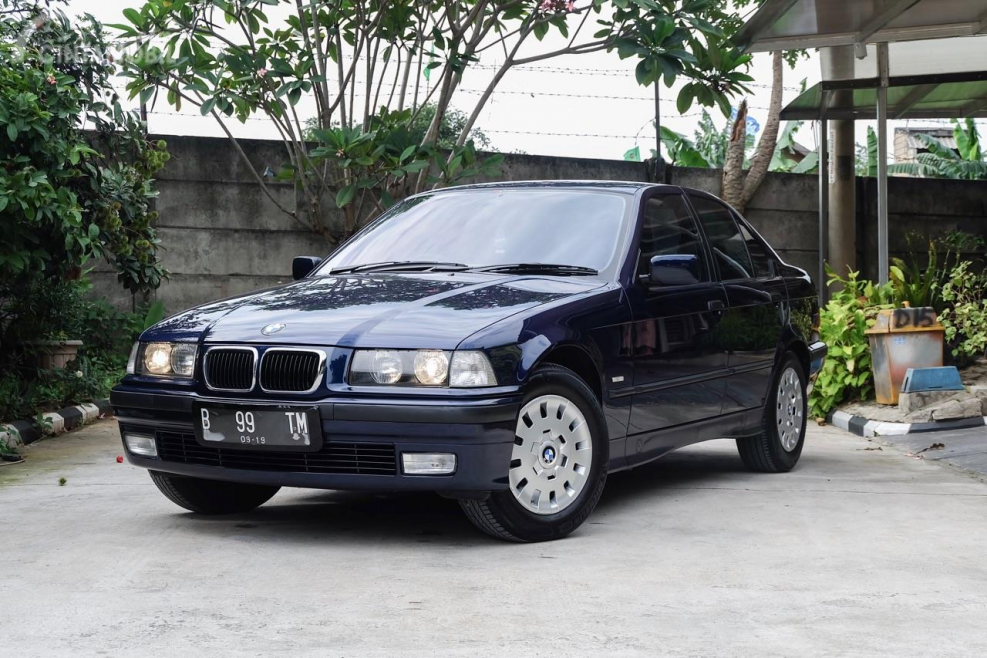 БМВ 318i 1998