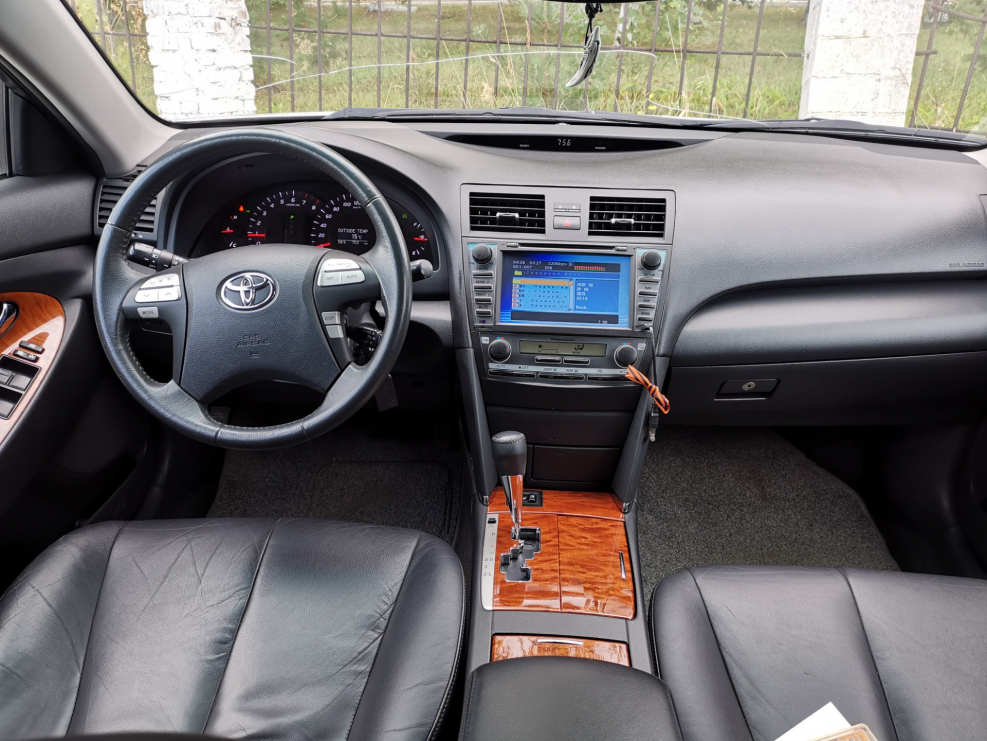 Toyota Camry 2