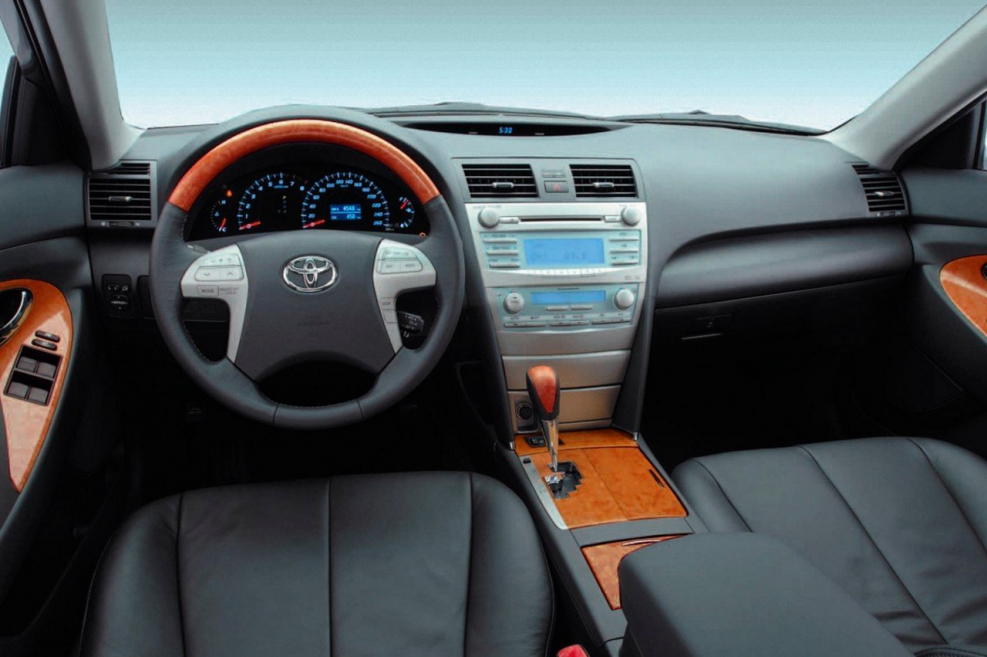 Toyota Camry Hybrid 2013