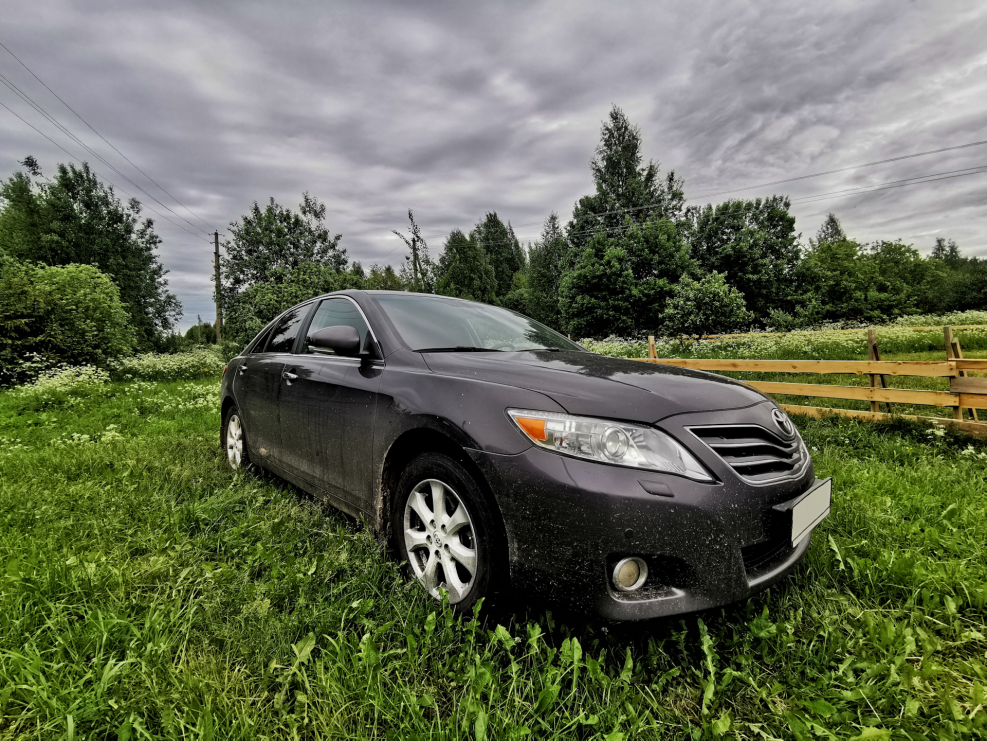 Toyota Camry 2