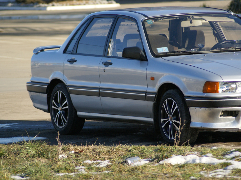 Mitsubishi Galant 6