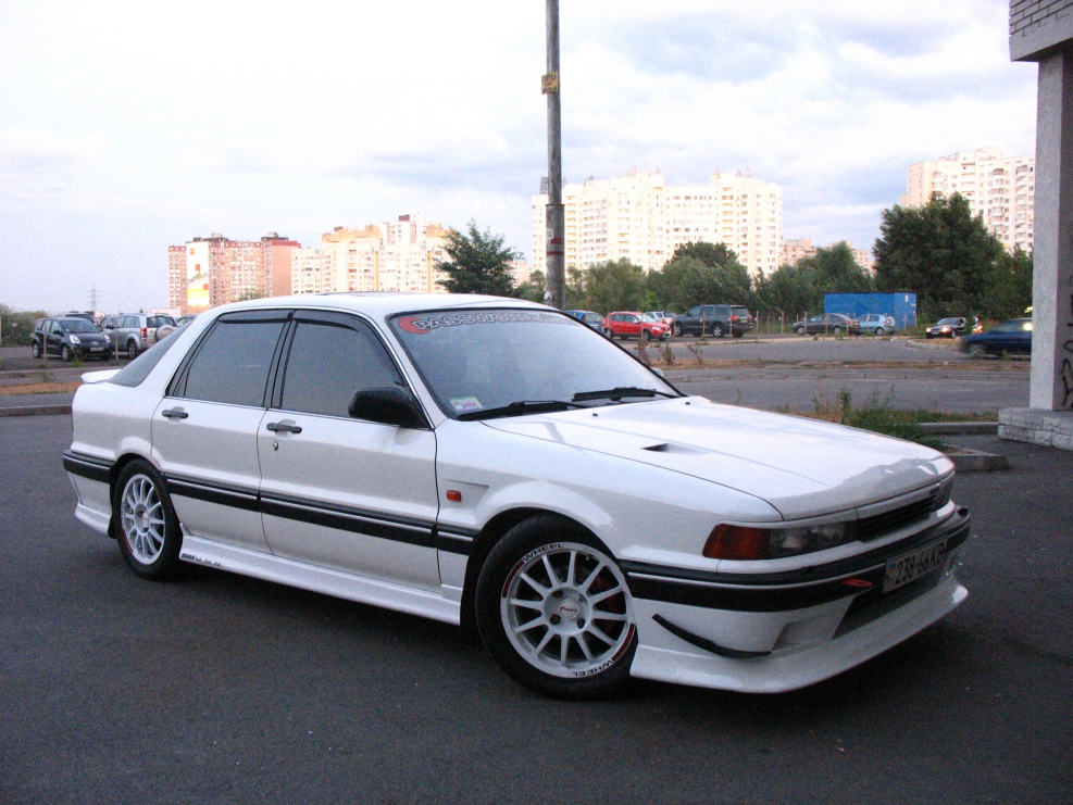 Mitsubishi Galant 6