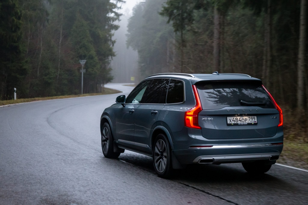 Volvo xc90 2020 зад