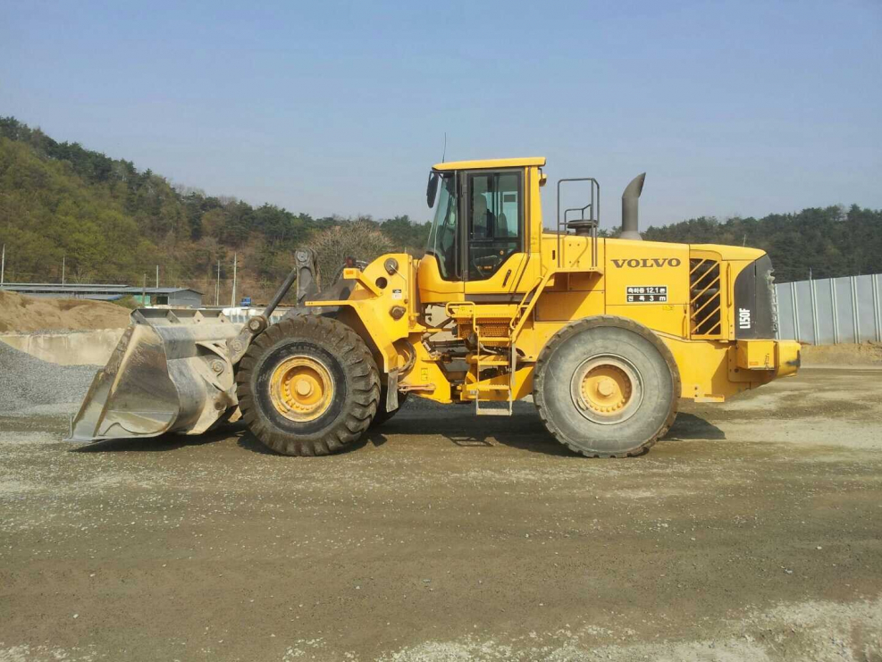 Погрузчик Volvo 220