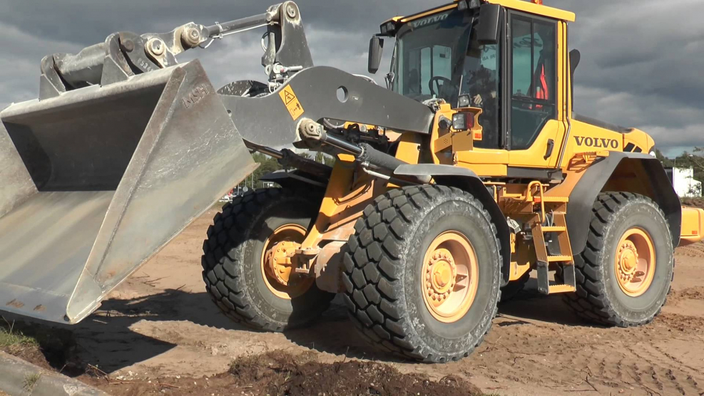 Фронтальный погрузчик Volvo l180f
