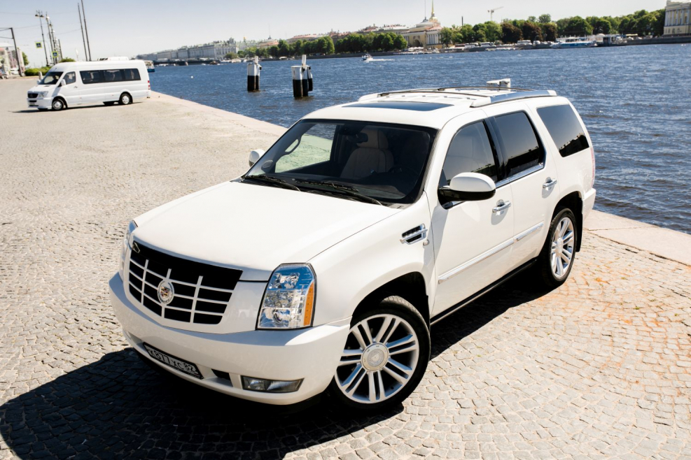 Cadillac Escalade 2016 белый
