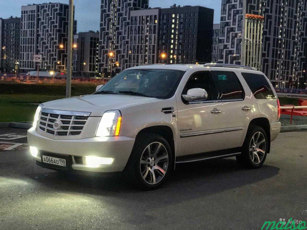 Кадиллак Escalade белый