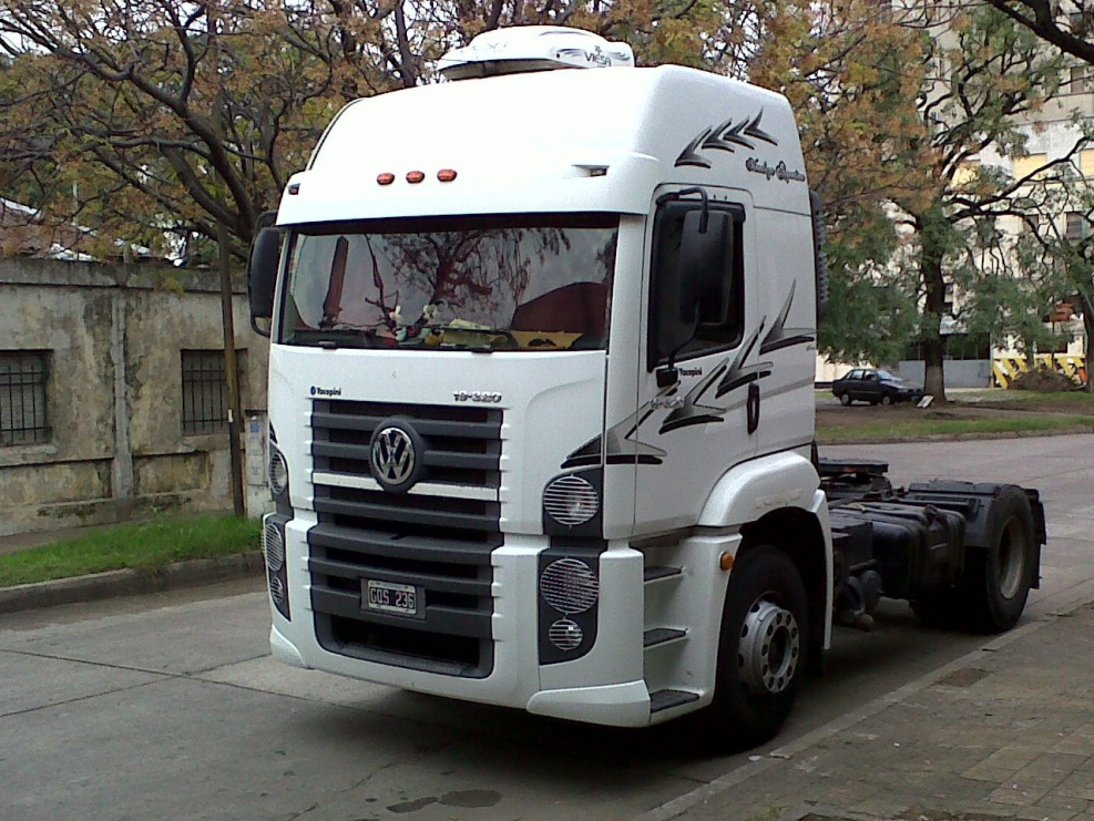 Volkswagen Constellation 2006