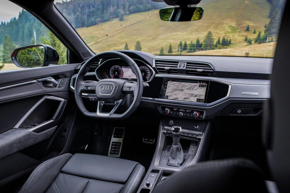 Audi q3 2021 салон