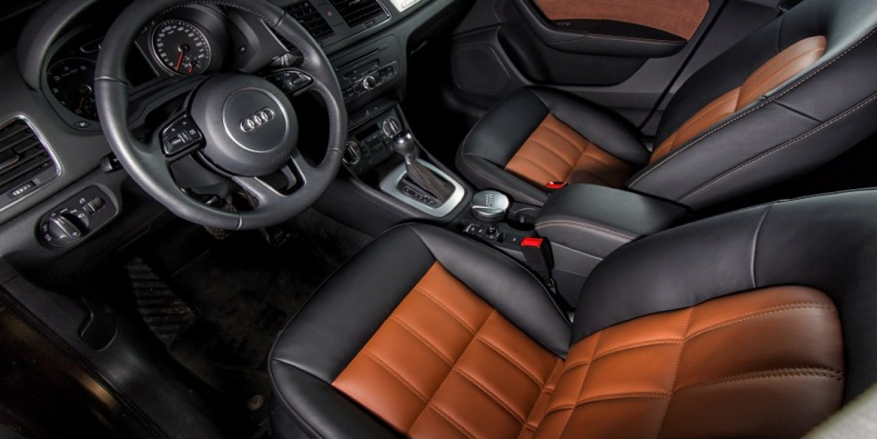 Audi q3 оранжевая салон