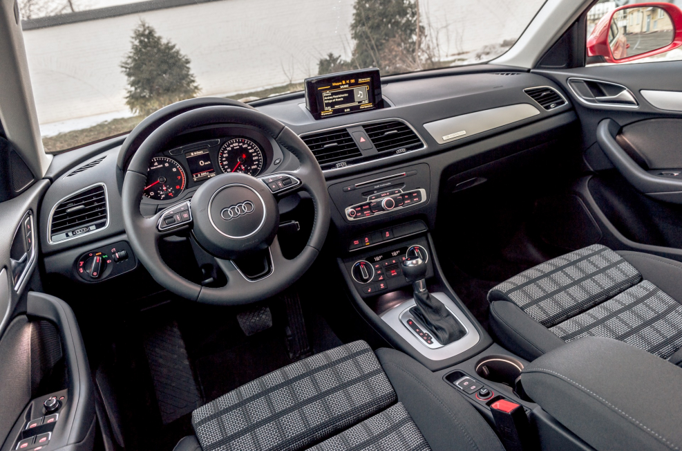 Audi q3 2015 салон