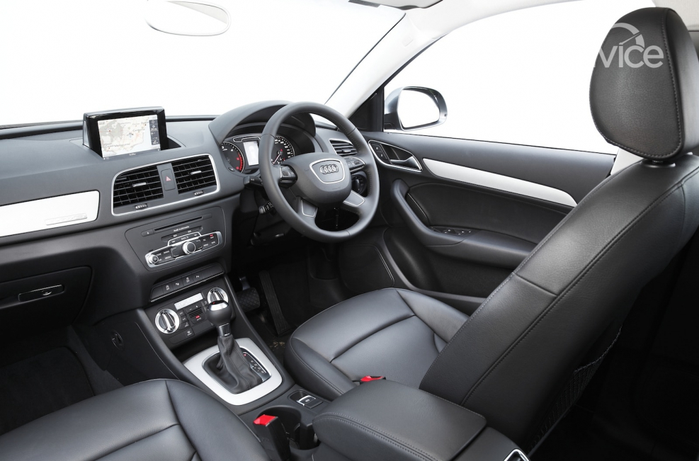 Audi q3 2008 салон