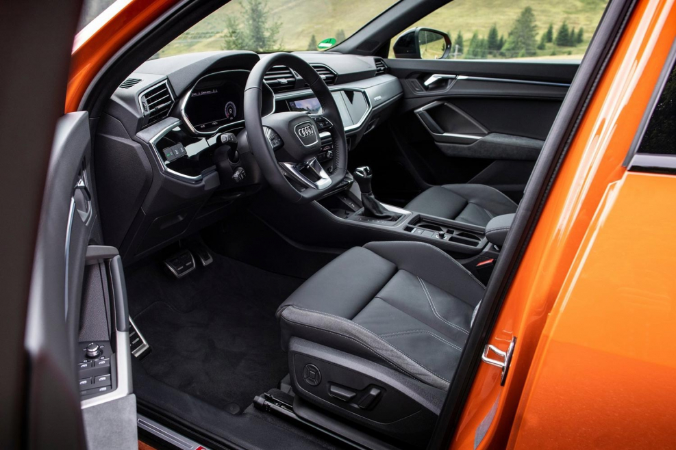 Audi q3 Sportback салон