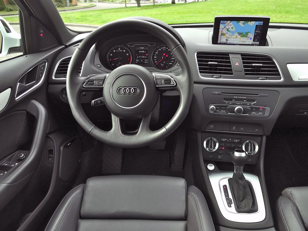 Audi q3 салон