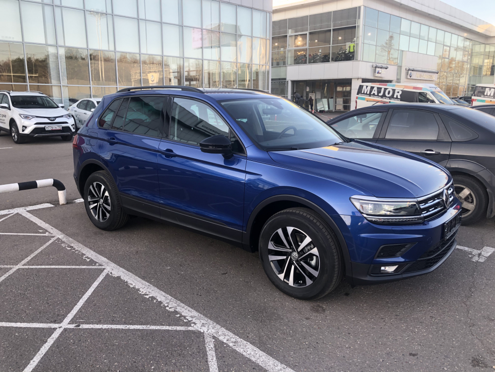 Volkswagen Tiguan Reef Blue Metallic