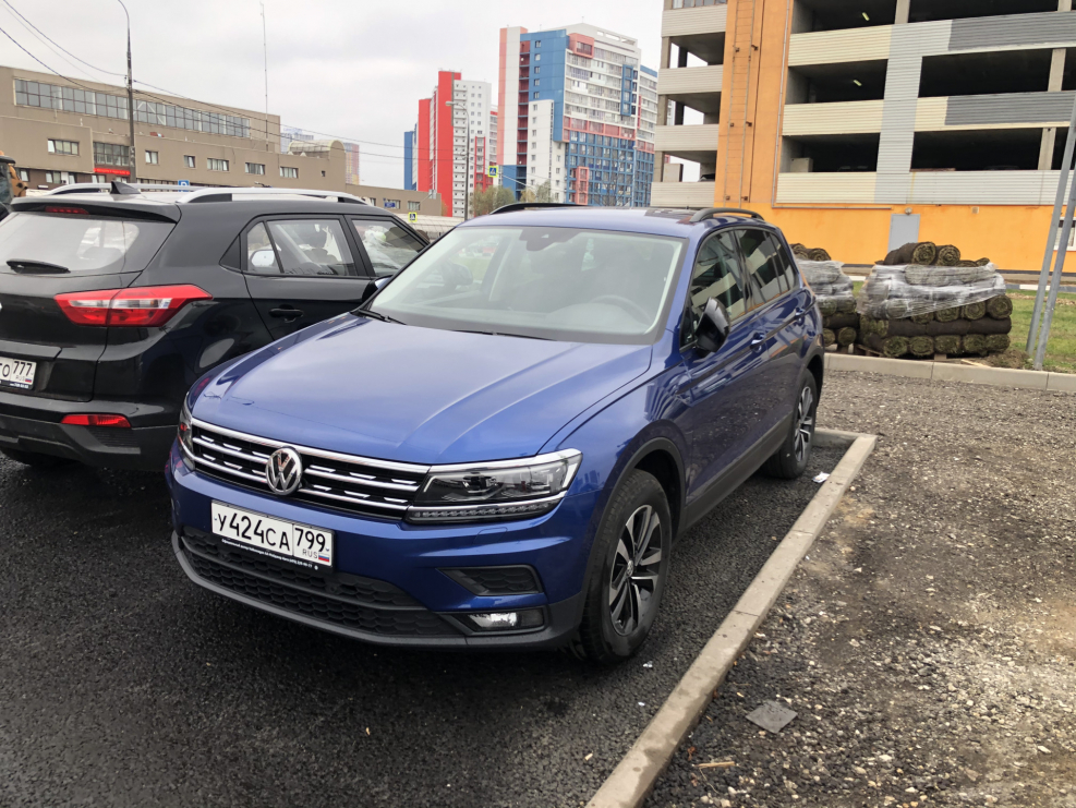 VW Tiguan синий Reef