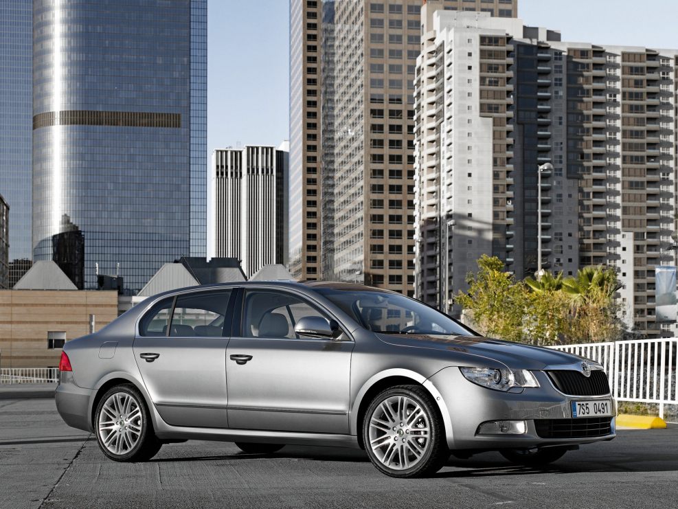 Skoda Superb 2011