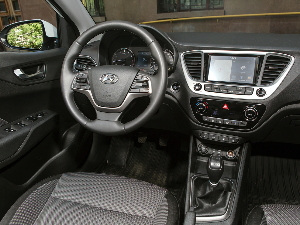 Hyundai Solaris 2017 салон