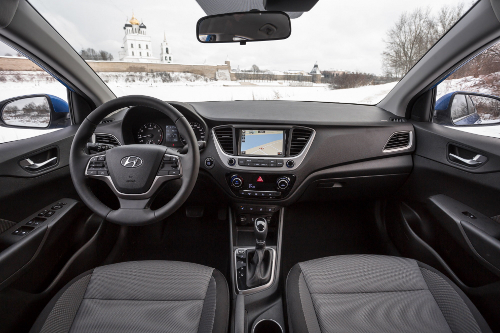 Hyundai Solaris II 2017 салон