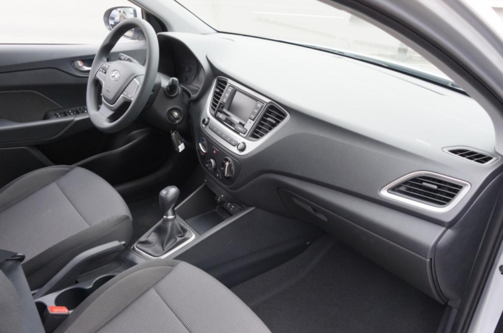 Hyundai Solaris 2012 салон