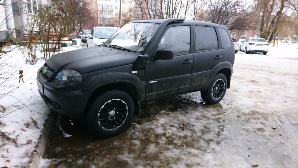 Chevrolet Niva чёрный Раптор