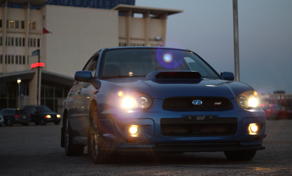Subaru Impreza WRX STI 2004 ночной город