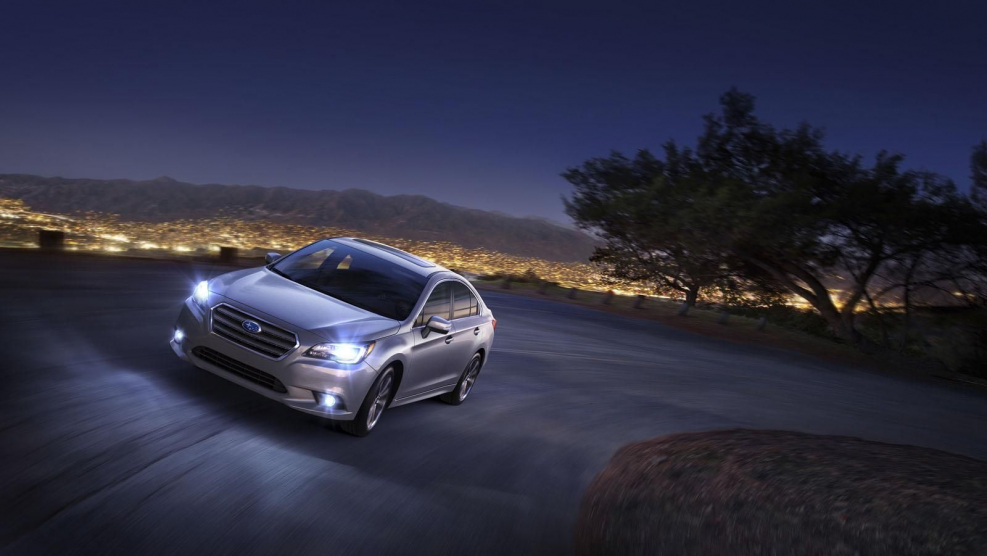 Subaru Legacy ночью