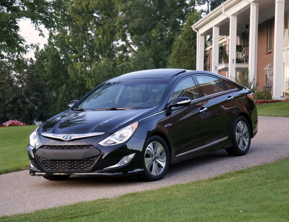 Hyundai Sonata черная