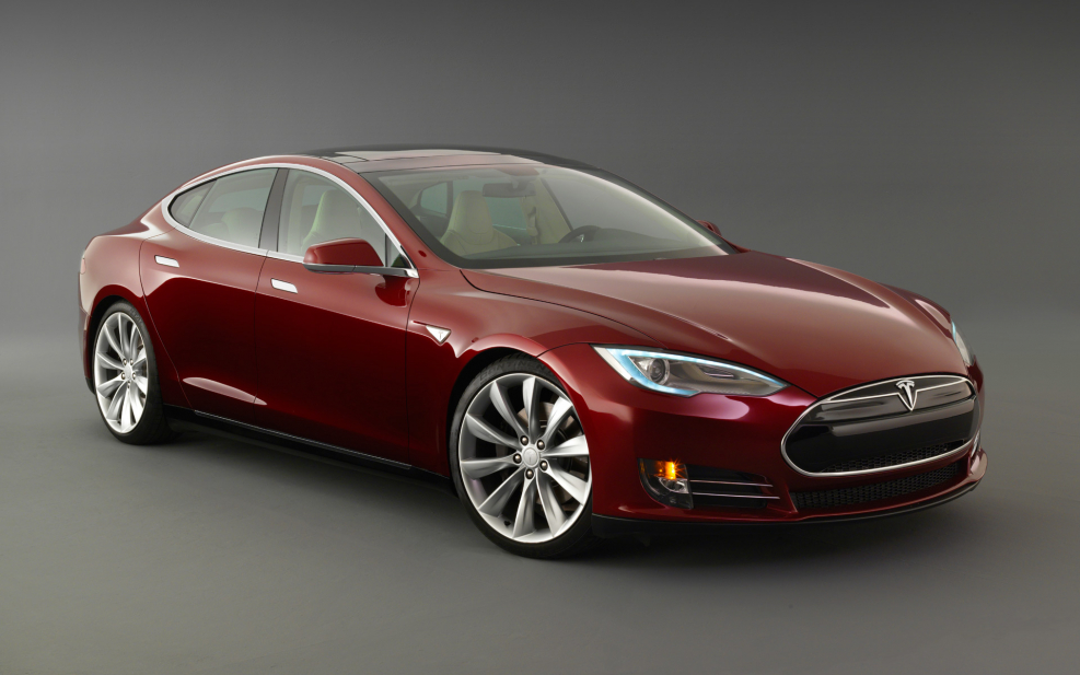 Tesla model s купе