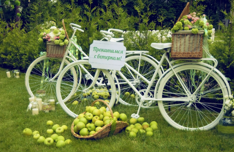 Фотозона с велосипедом