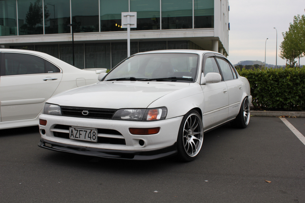 Toyota Corolla ae100