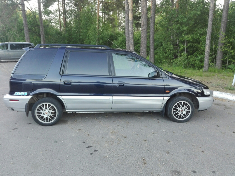 Mitsubishi Space Wagon 2.0