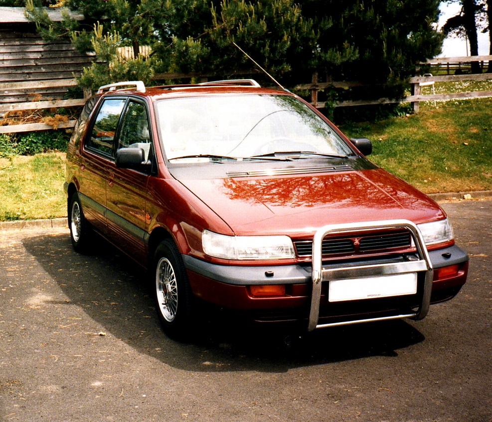 Mitsubishi Space Wagon 2