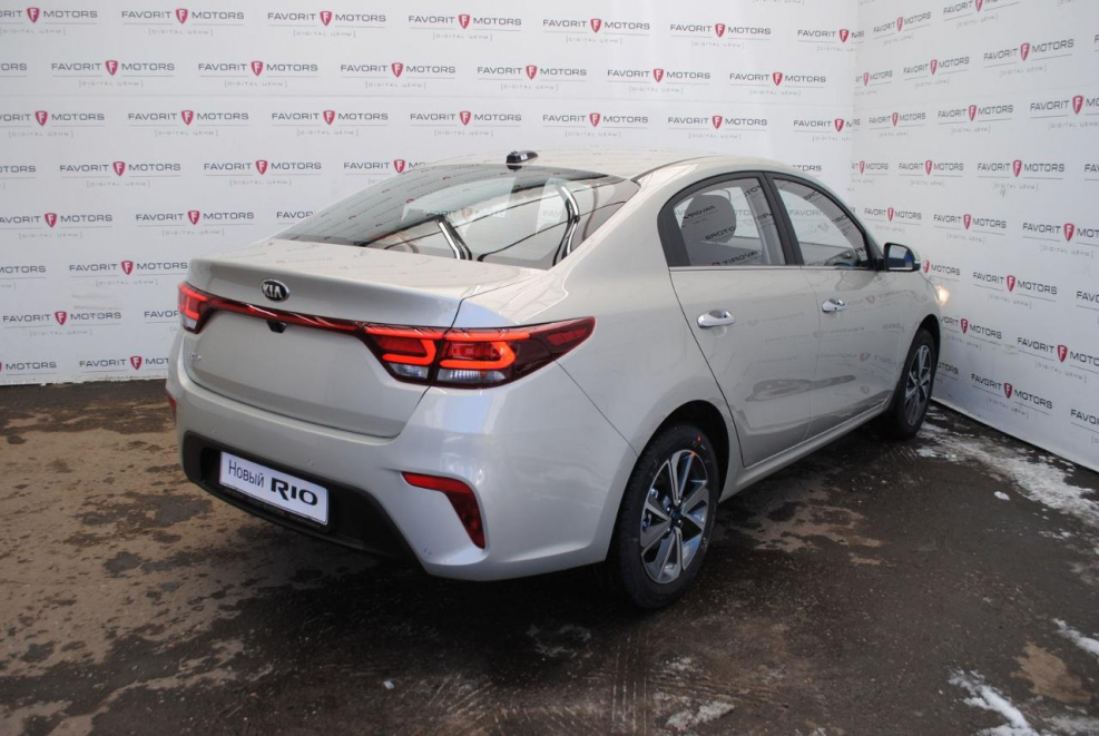 Kia Rio 5 2018 седан