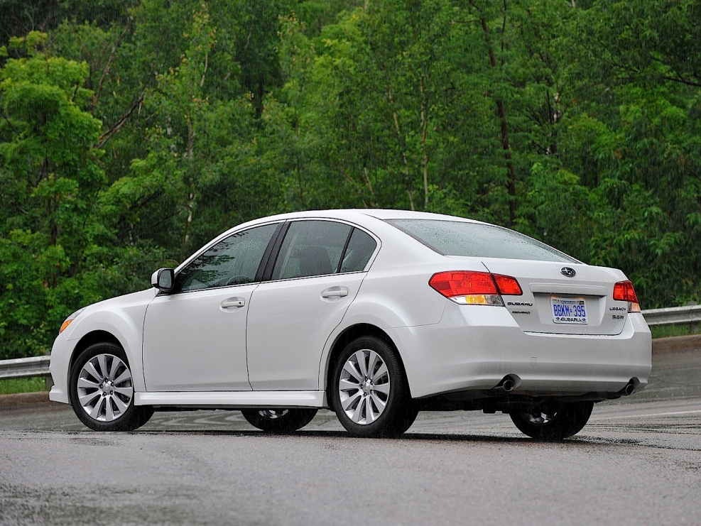 Subaru Legacy седан