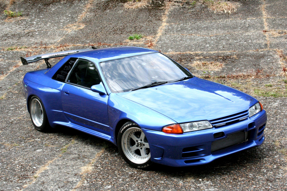 R32 Nissan White