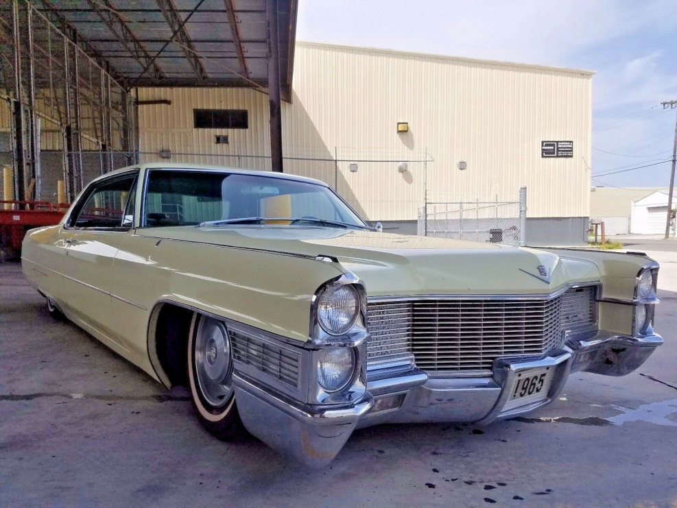 Cadillac Deville 1965 лоурайдер