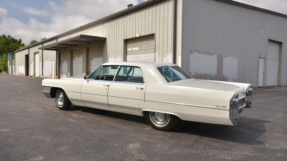 Кадиллак Deville 1965 sedan