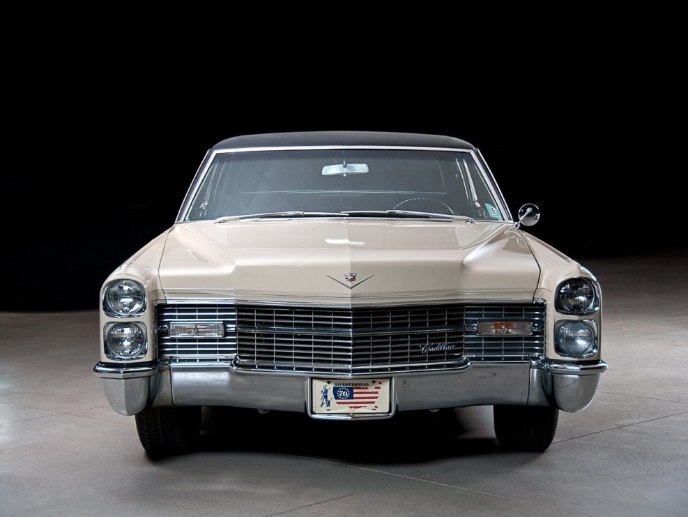 Cadillac Deville (1965-1970) седан