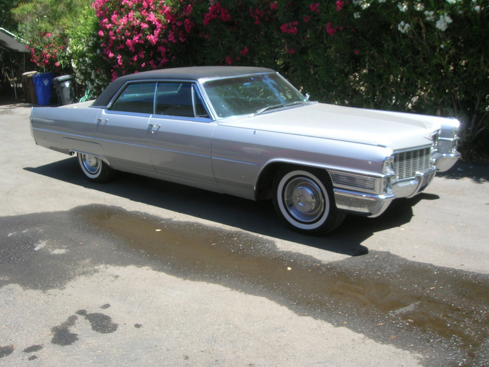 Кадиллак Deville 1965 sedan