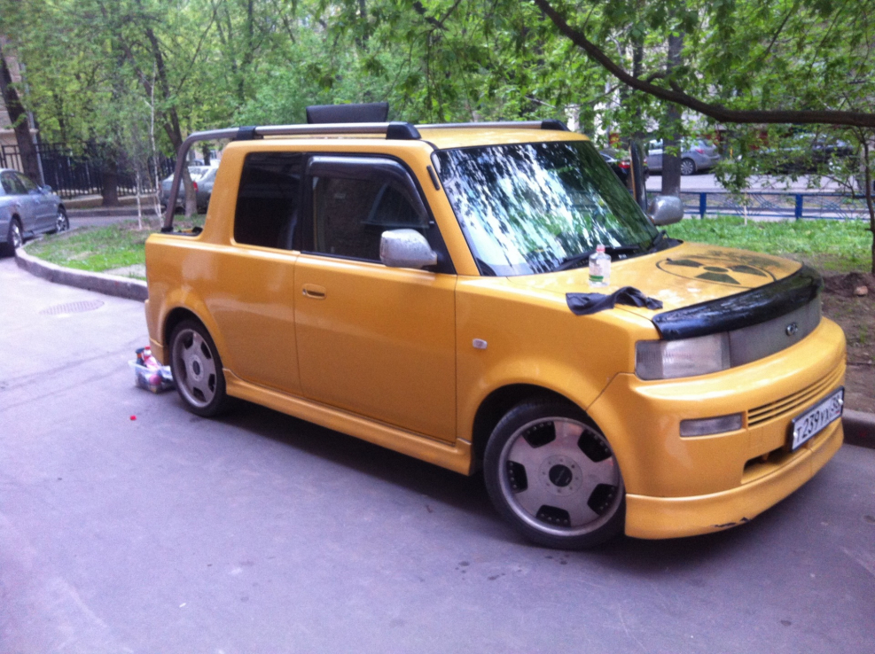 Тойота би би 2001