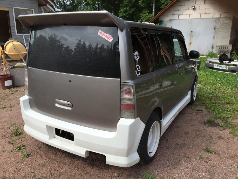 Toyota BB 2000 Tuning